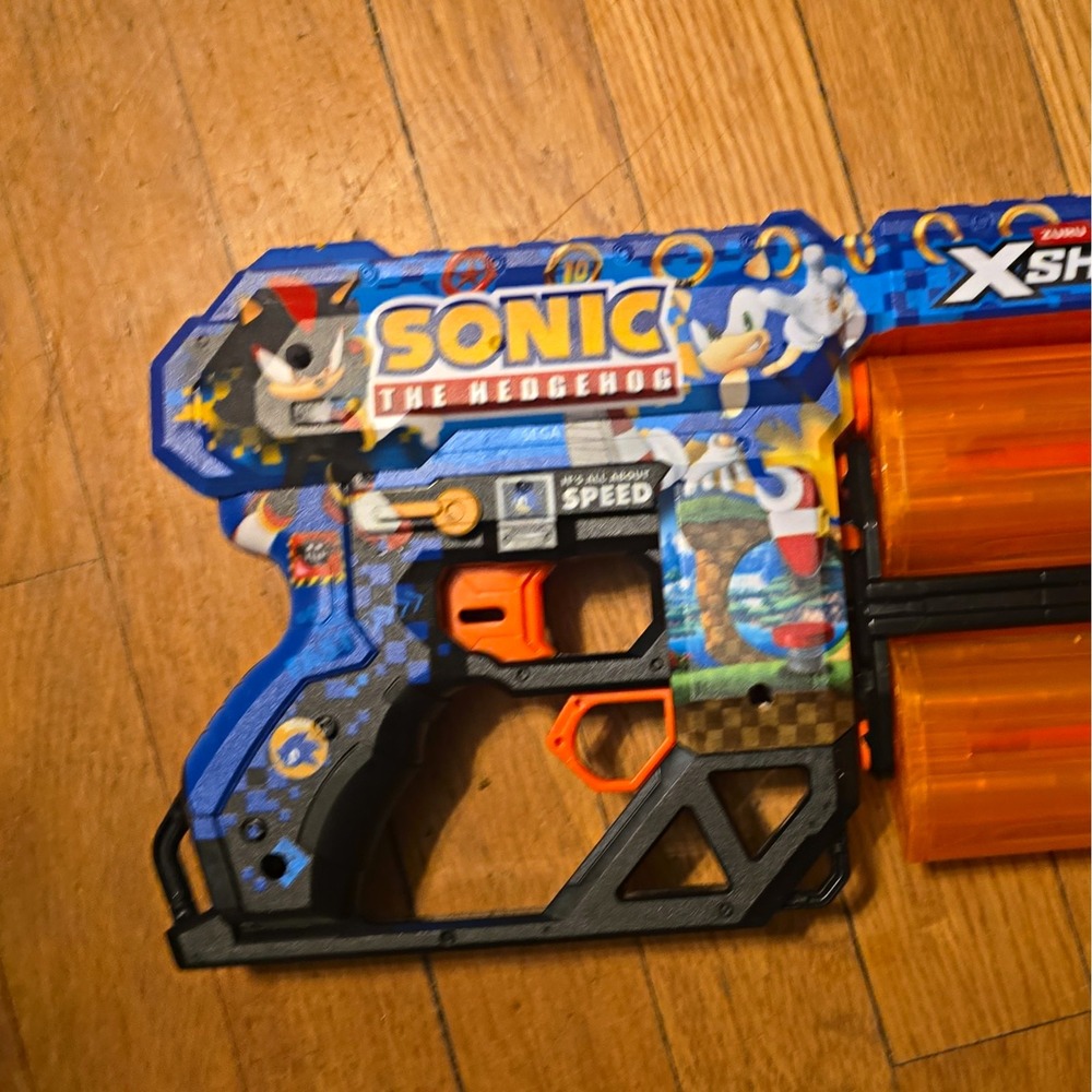 X-Shot Skins Sonic the Hedgehog Dart Blaster Toy Gun w/ Dual Orange Magazines